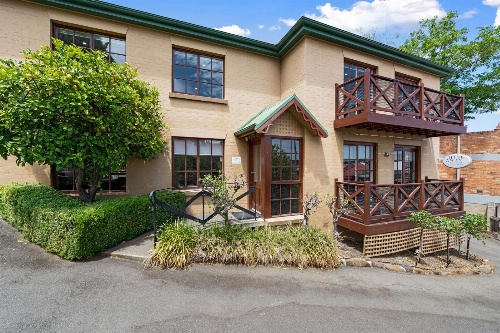 Hideaway on George image 1