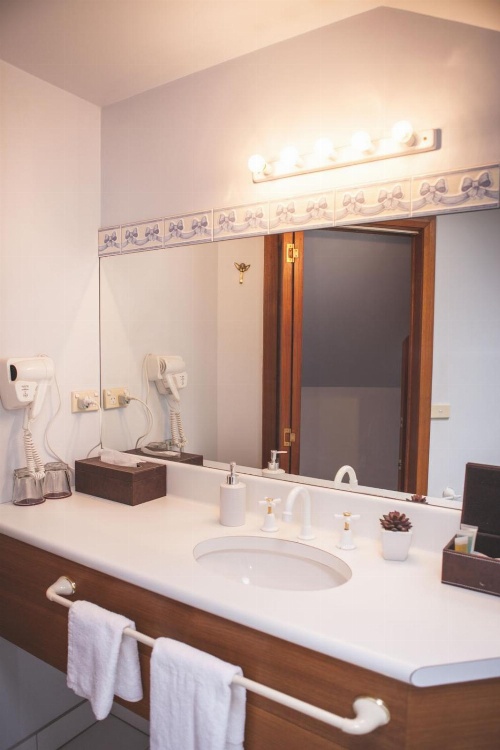 Hideaway on George image 2