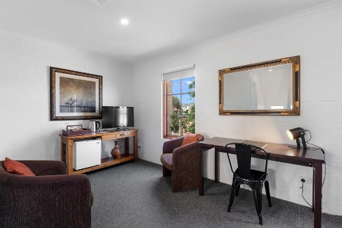 Hideaway on George image 20