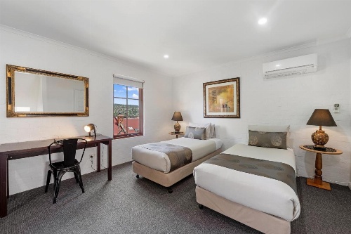 Hideaway on George image 21